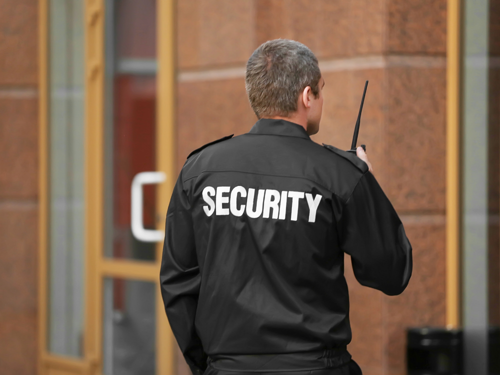 Security-patrolling-a-building